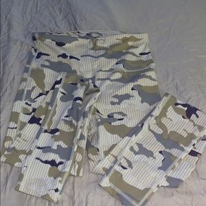 Boutique workout leggings.